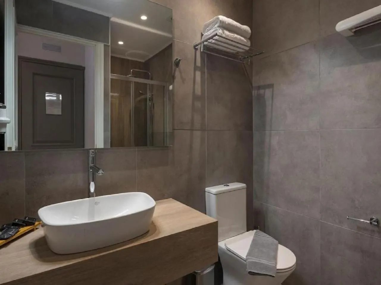 Hotel Grand Tucasa Near International Airport Nové Dillí