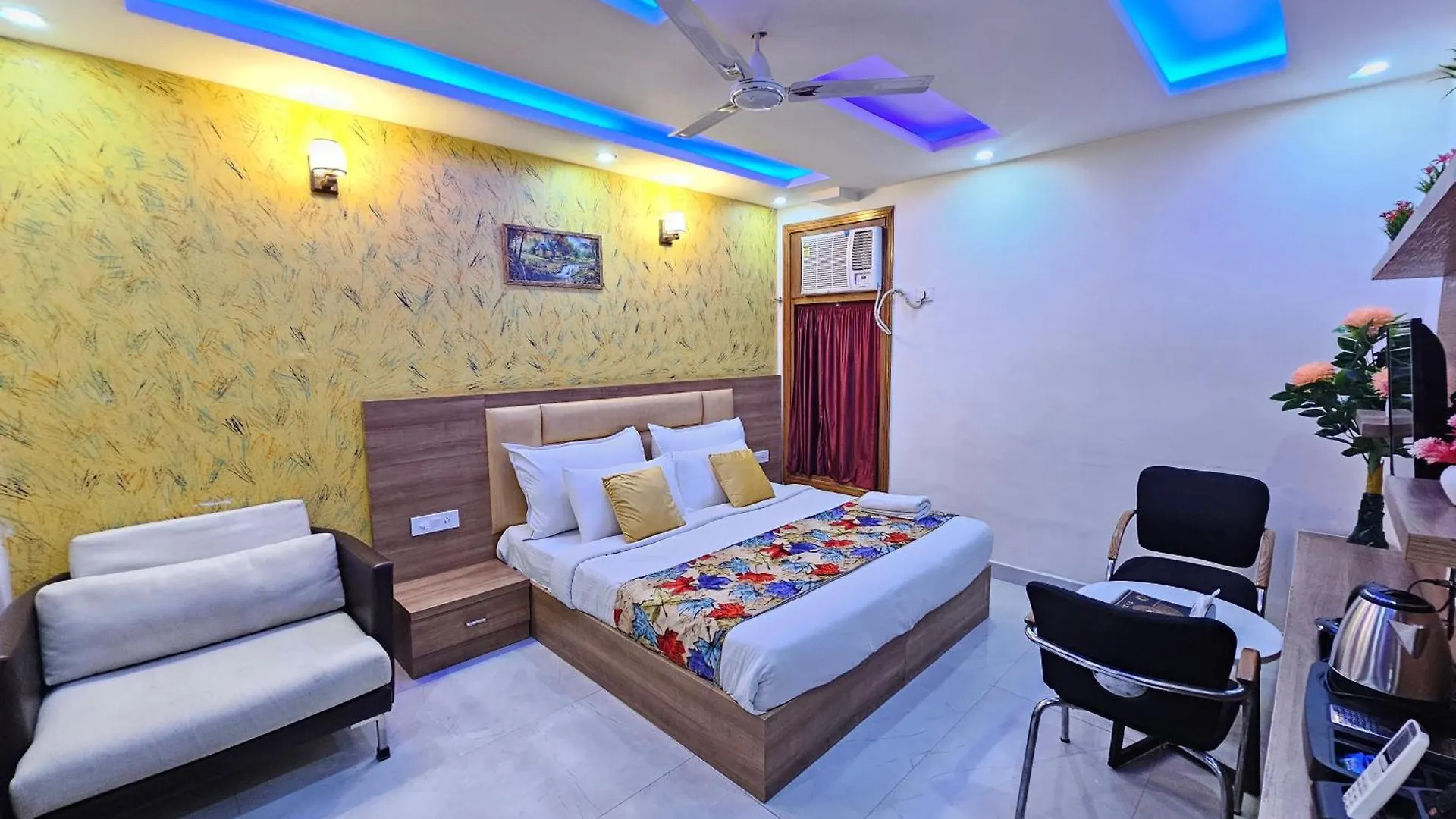 Hotel Grand Tucasa Near International Airport New Delhi 4*,  India